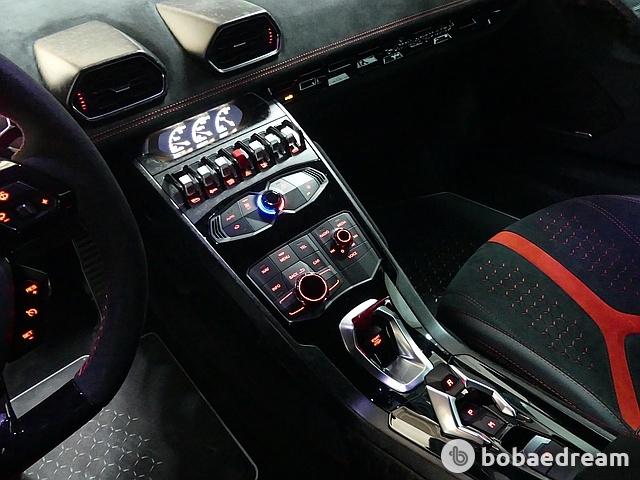 람보르기니 우라칸 LP640-4 퍼포만테