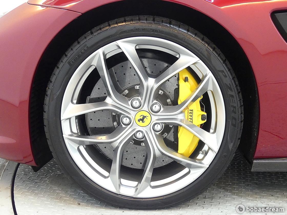 페라리 GTC4 루쏘 3.9 V8 T