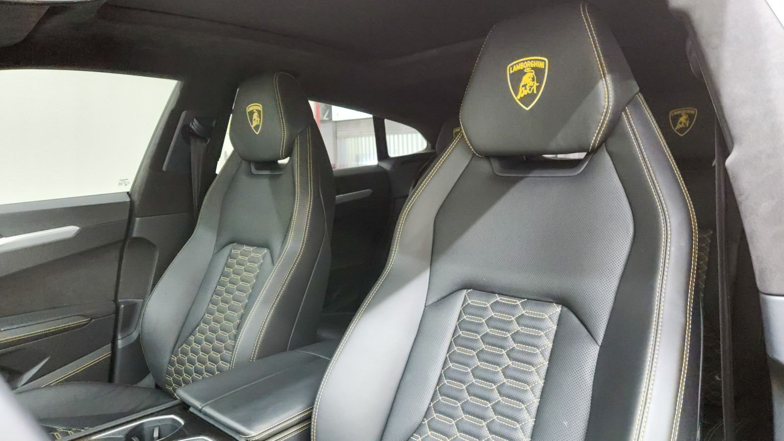 람보르기니 우루스 4.0 V8