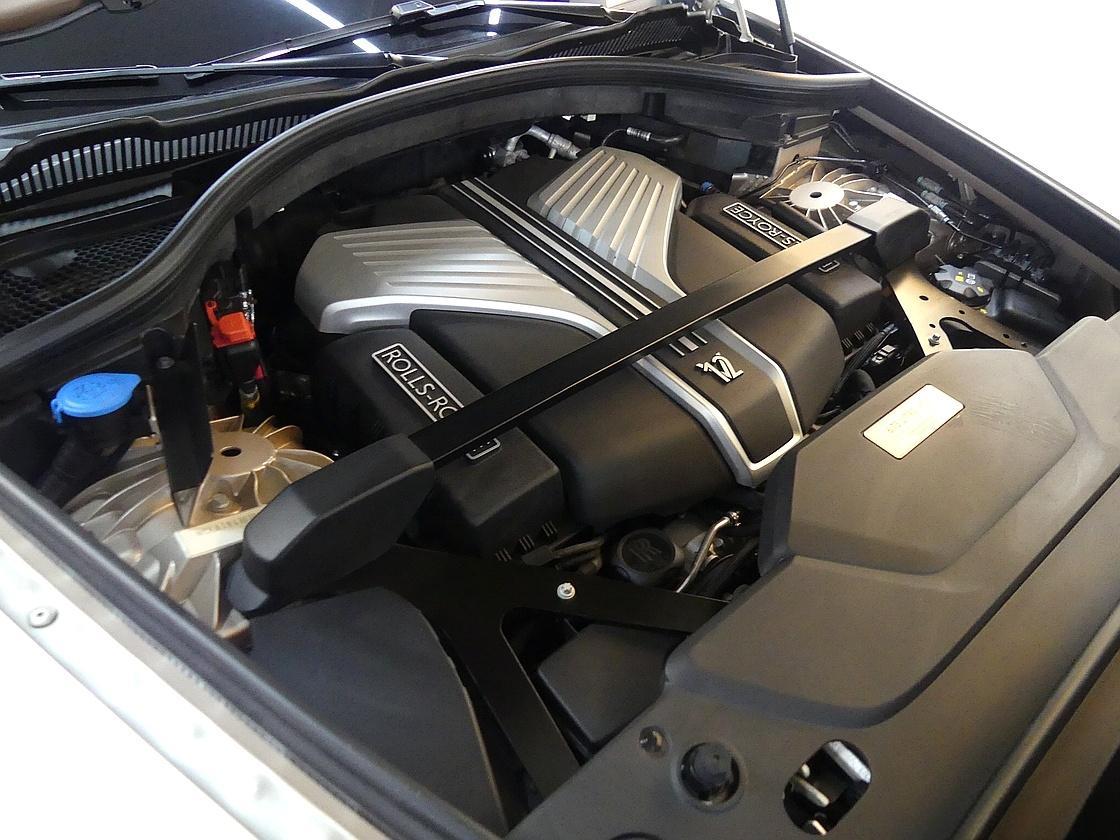 롤스로이스 컬리넌 6.7 V12