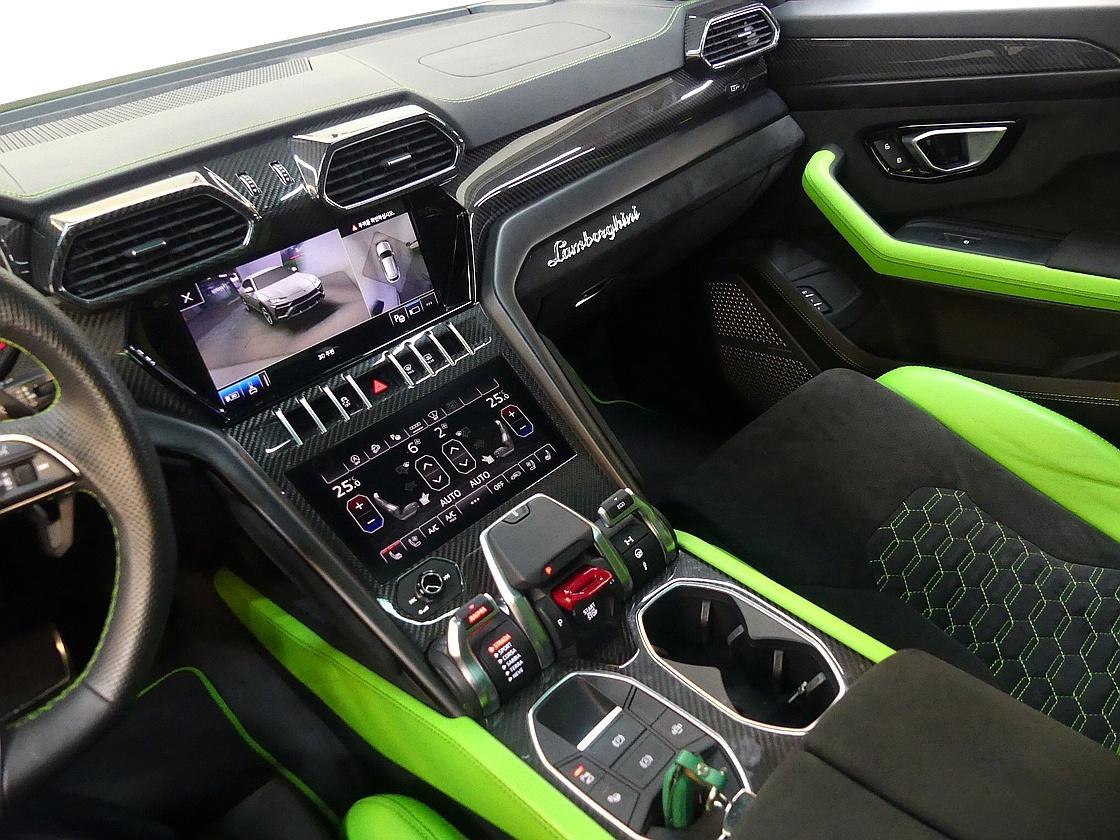 람보르기니 우루스 4.0 V8 펄 캡슐