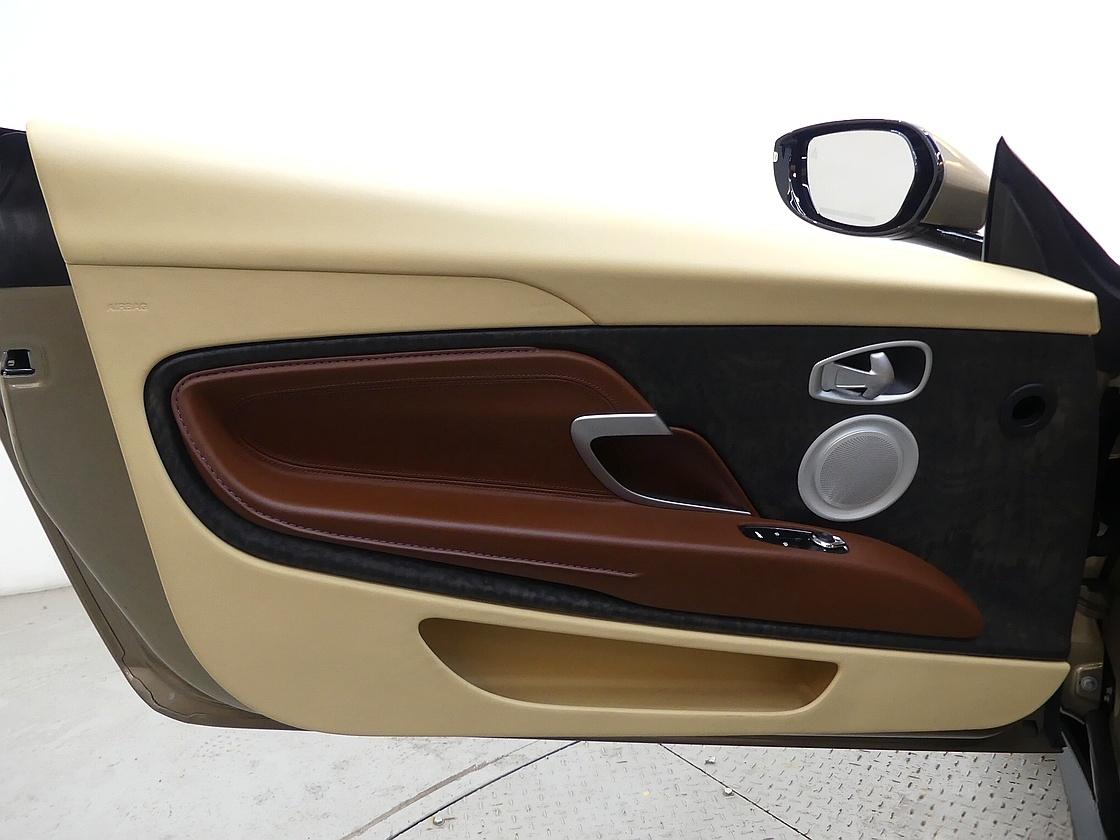 애스턴마틴 DB11 4.0 V8 볼란테