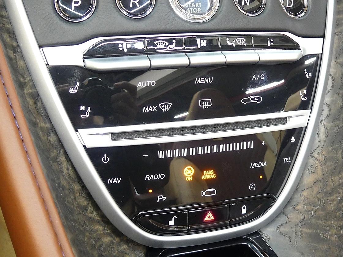 애스턴마틴 DB11 4.0 V8 볼란테