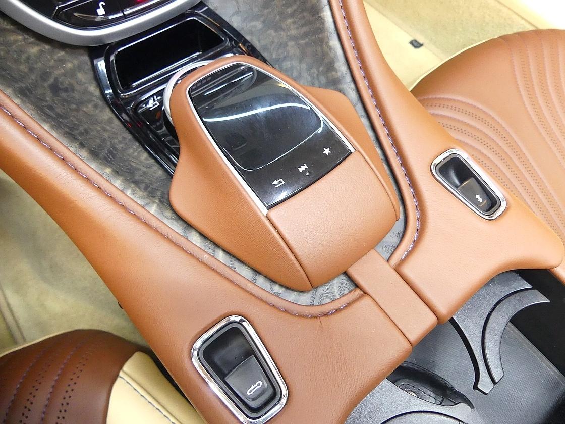 애스턴마틴 DB11 4.0 V8 볼란테