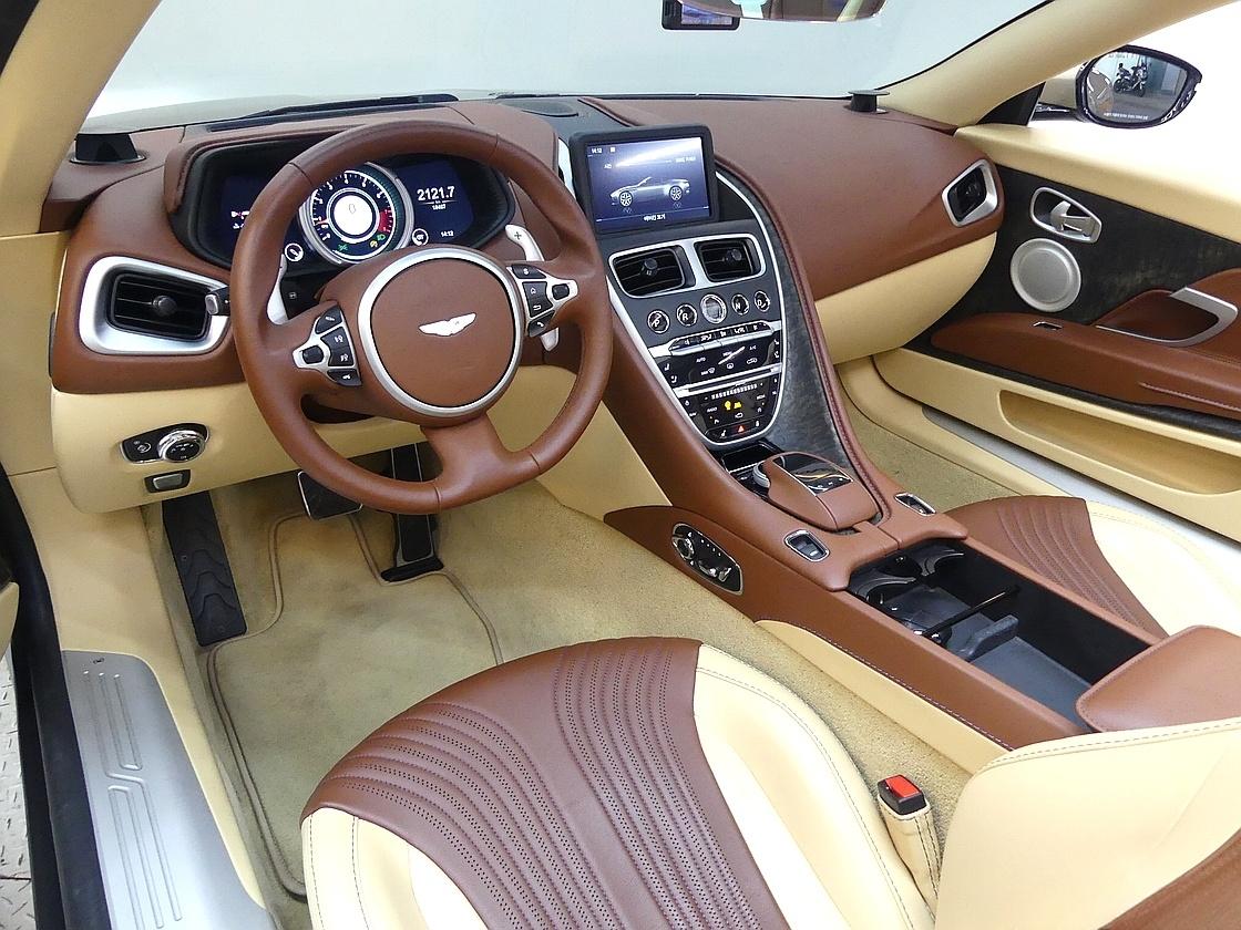 애스턴마틴 DB11 4.0 V8 볼란테