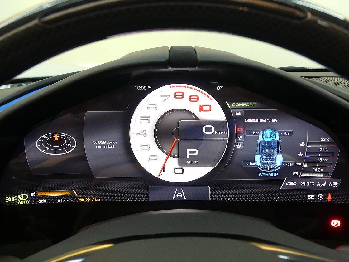 페라리 로마 스파이더 3.9 V8