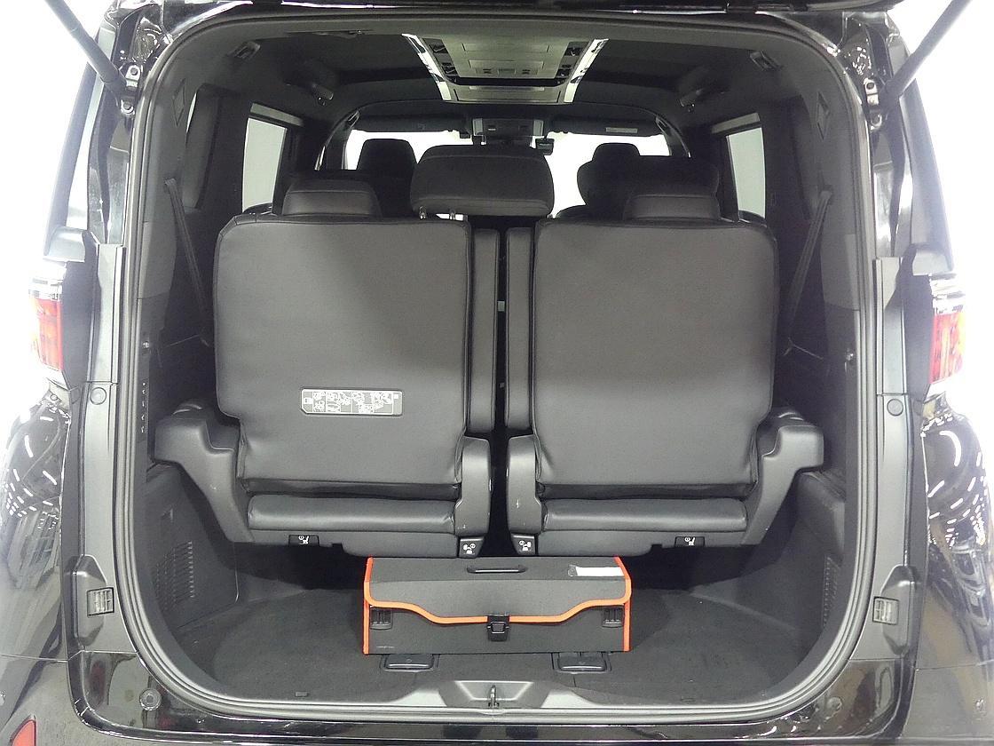 토요타 알파드 2.5 HEV AWD