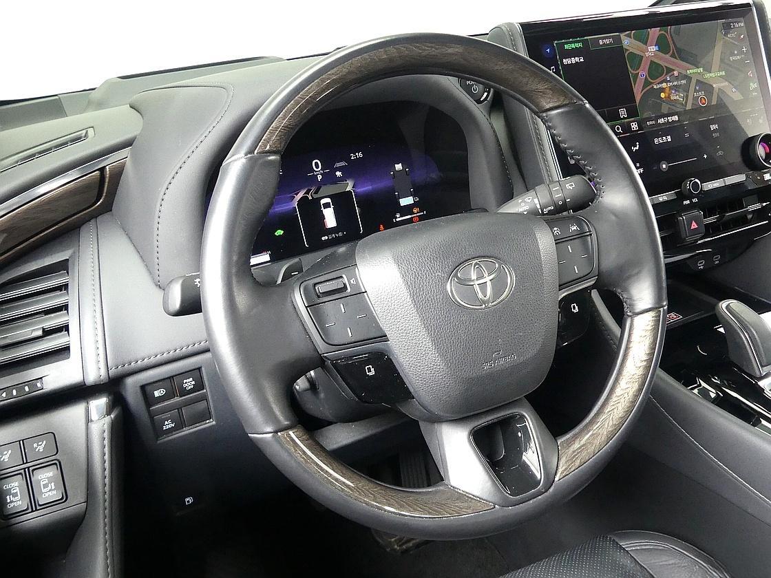 토요타 알파드 2.5 HEV AWD