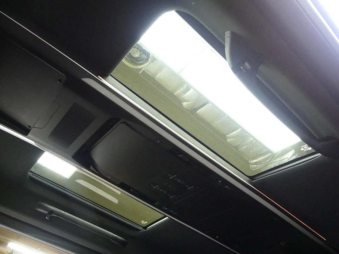 토요타 알파드 2.5 HEV AWD
