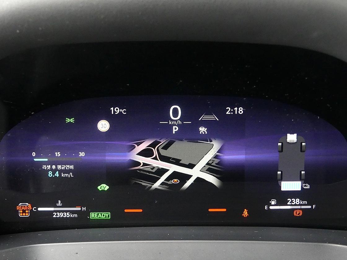 토요타 알파드 2.5 HEV AWD