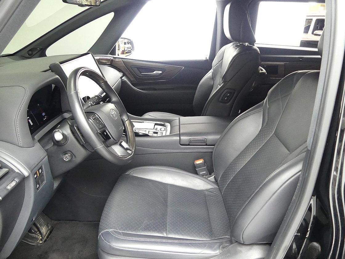 토요타 알파드 2.5 HEV AWD