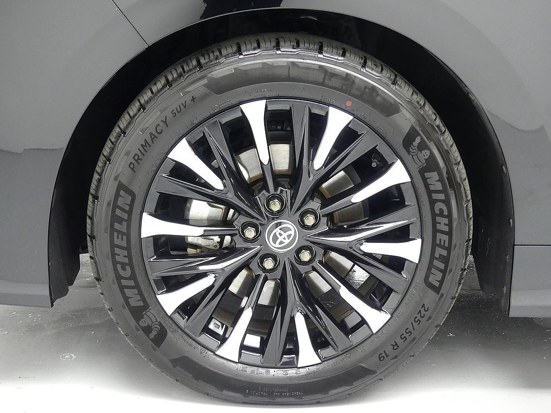 토요타 알파드 2.5 HEV AWD