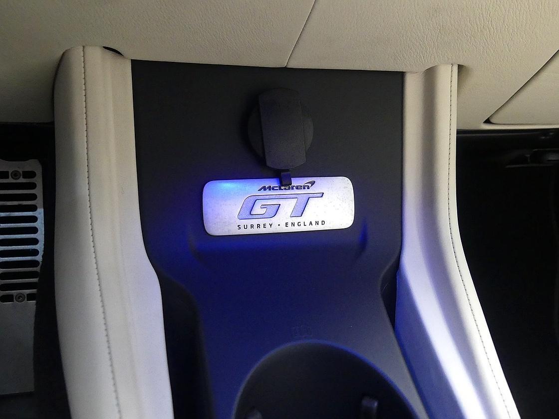 맥라렌 GT 4.0 V8