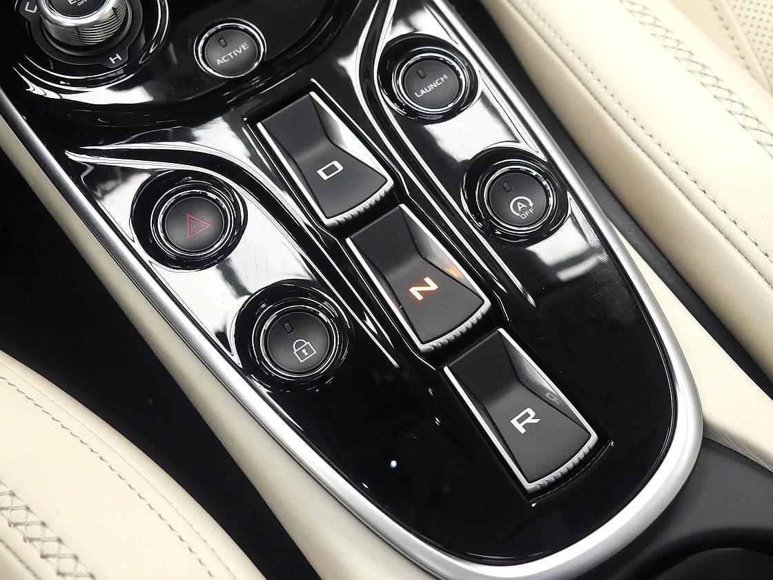 맥라렌 GT 4.0 V8