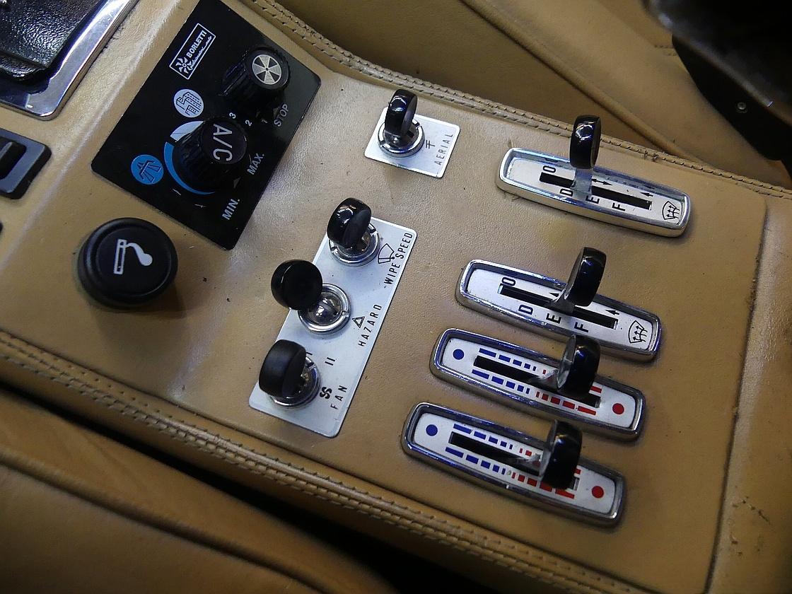 페라리 308 GTSi