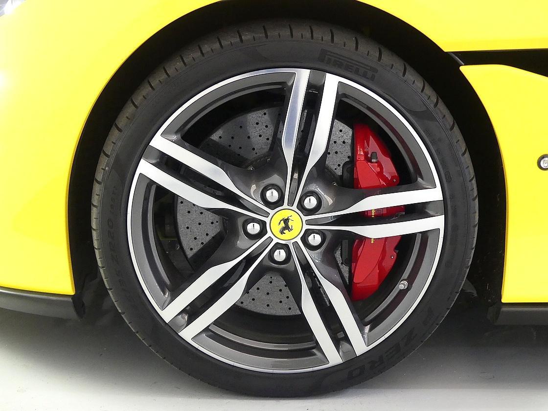 페라리 포르토피노 3.9 V8