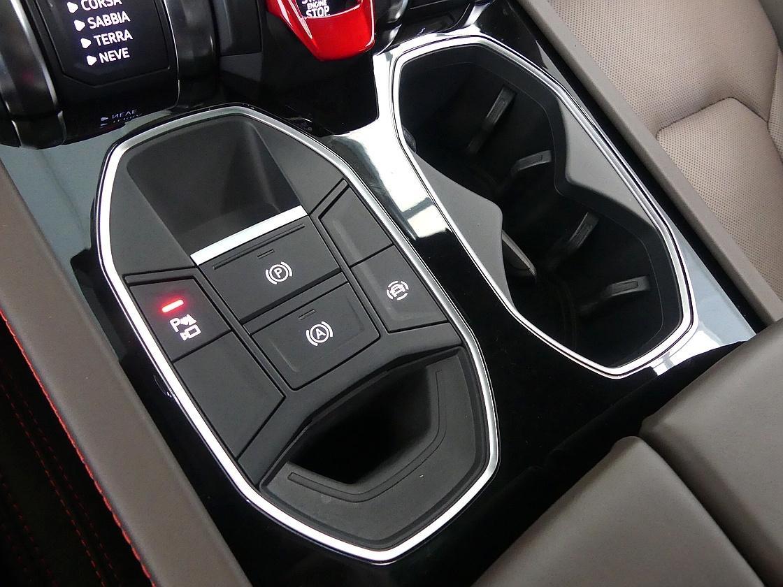 람보르기니 우루스 4.0 V8