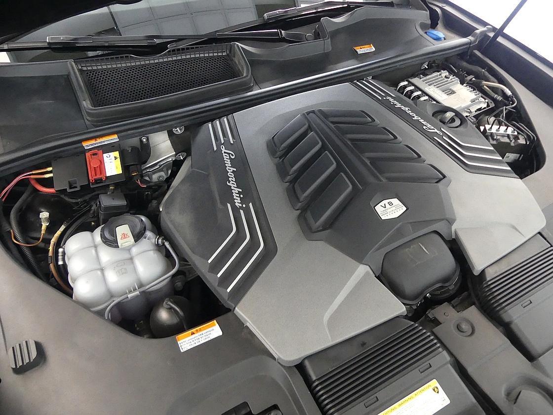 람보르기니 우루스 4.0 V8
