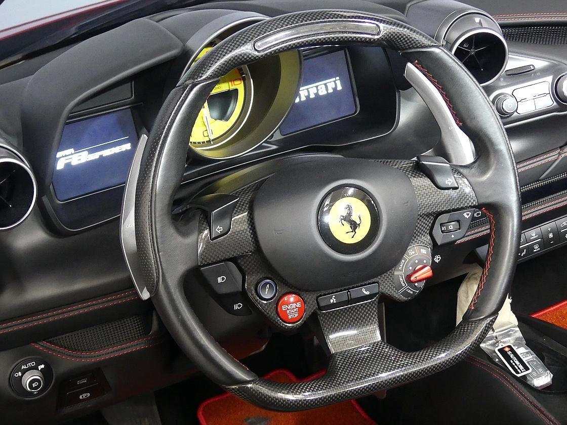 페라리 F8 스파이더 3.9 V8