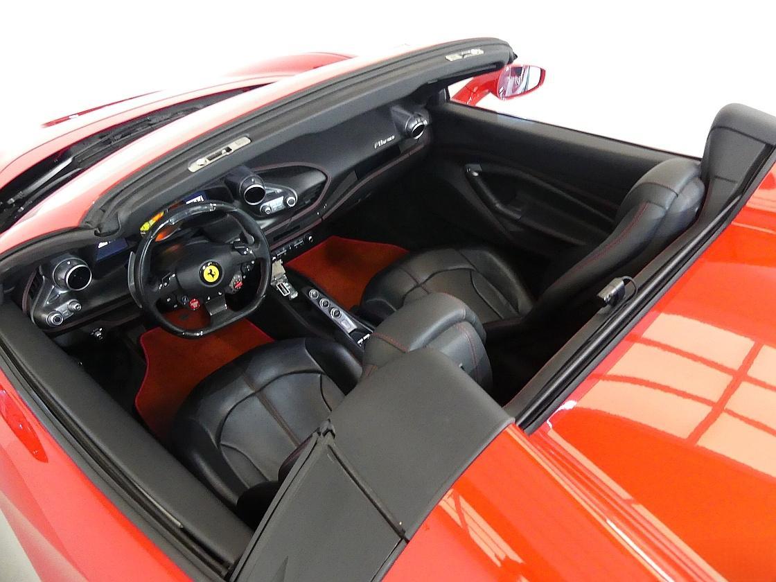 페라리 F8 스파이더 3.9 V8