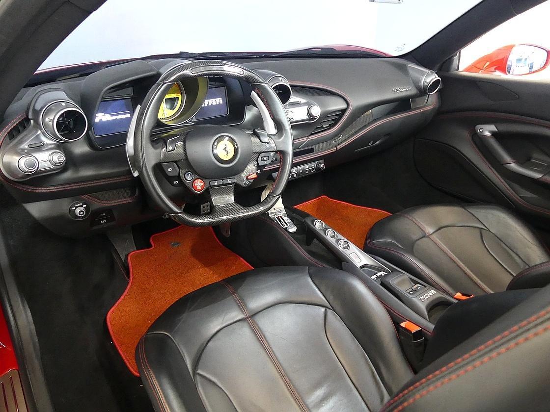 페라리 F8 스파이더 3.9 V8