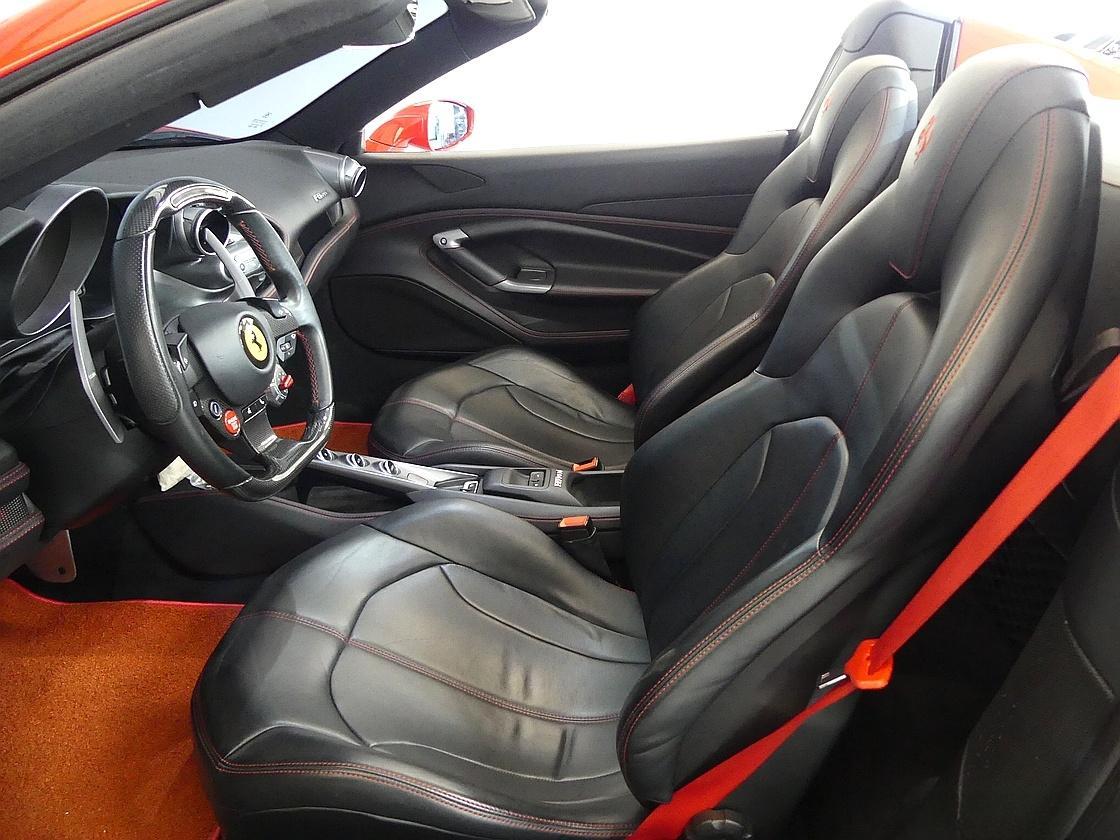 페라리 F8 스파이더 3.9 V8