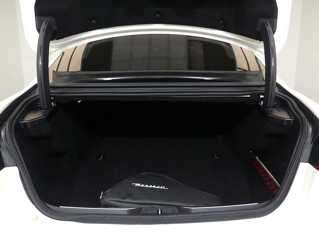 마세라티 콰트로포르테 6세대 3.0