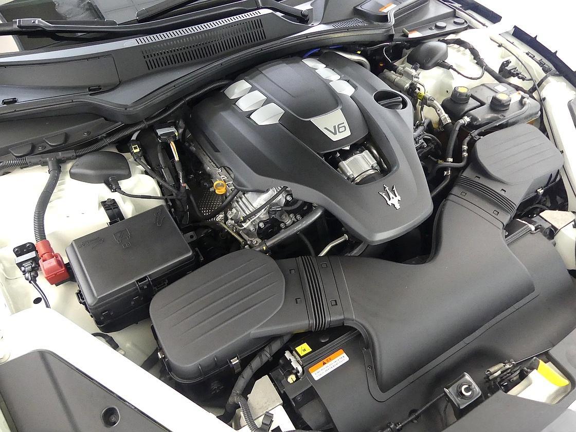 마세라티 콰트로포르테 6세대 3.0