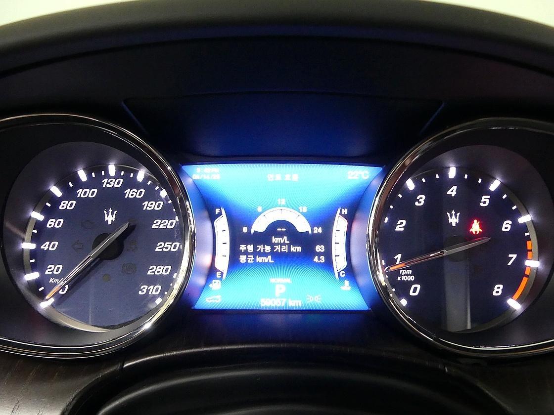 마세라티 콰트로포르테 6세대 3.0