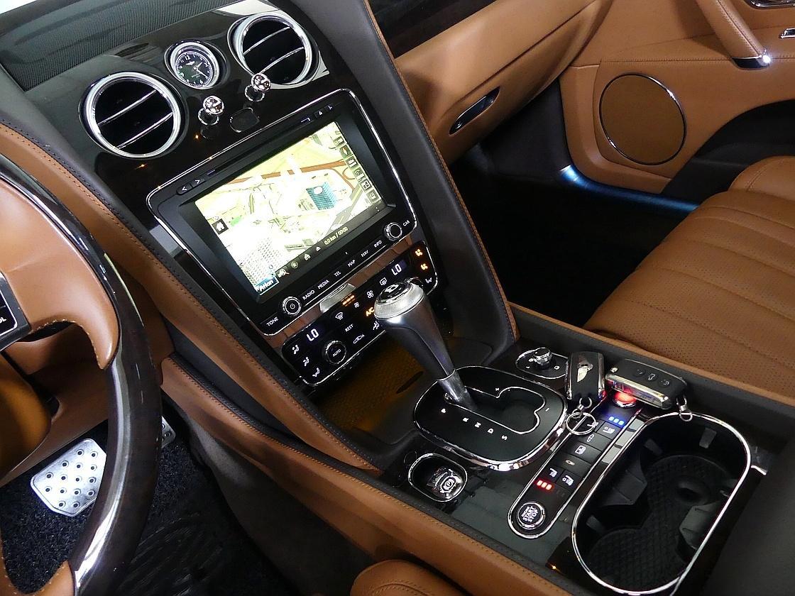 벤틀리 플라잉스퍼 2세대 4.0