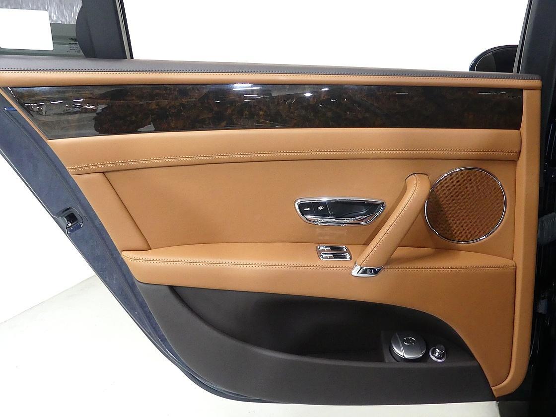 벤틀리 플라잉스퍼 2세대 4.0