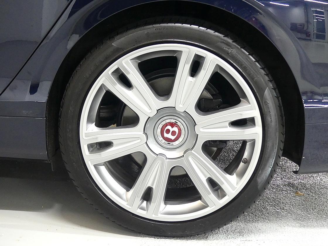 벤틀리 플라잉스퍼 2세대 4.0