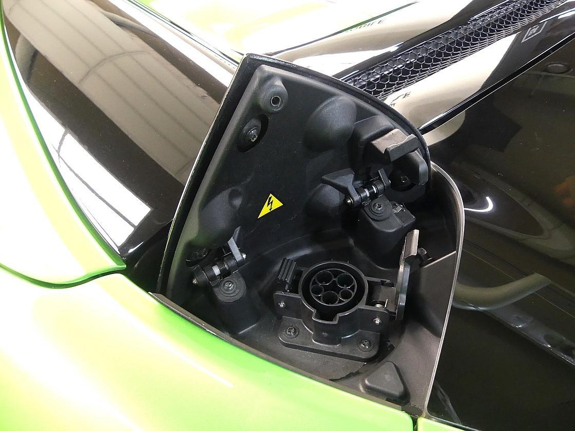 페라리 296 GTS 3.0 PHEV