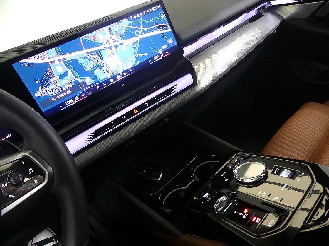 BMW 8세대 530i xDrive M 스포츠