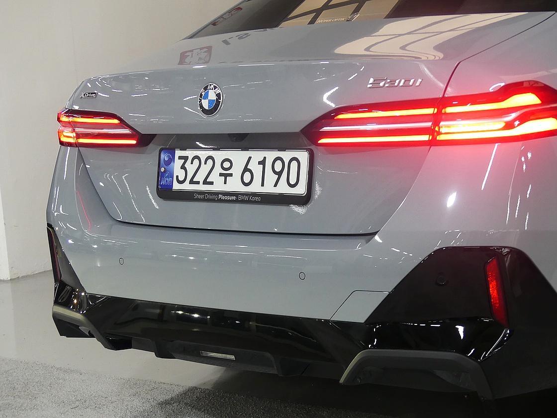 BMW 8세대 530i xDrive M 스포츠