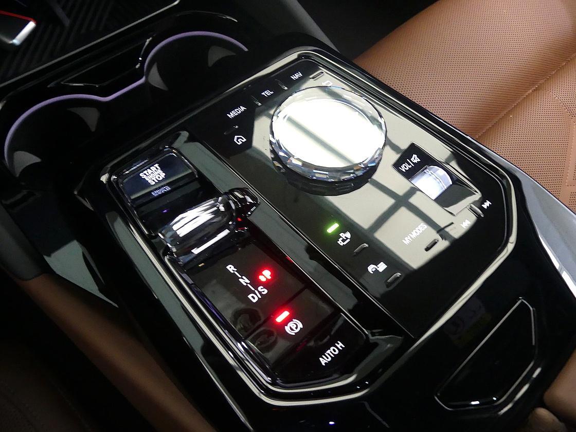 BMW 8세대 530i xDrive M 스포츠