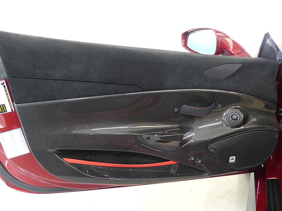 페라리 488 피스타 스파이더