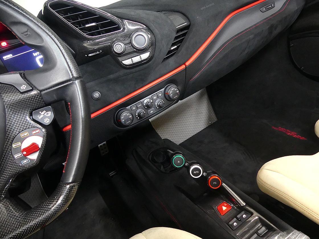 페라리 488 피스타 스파이더