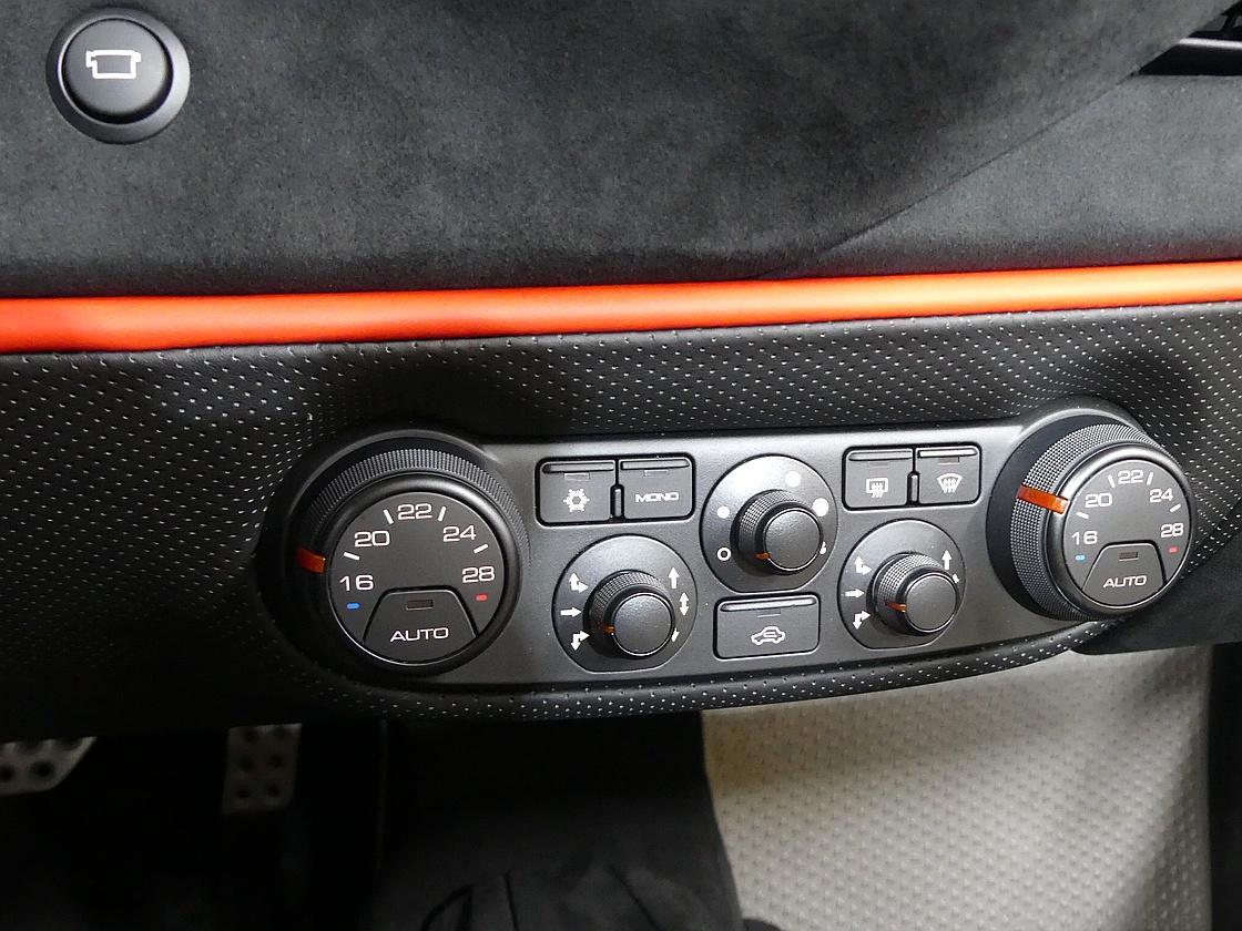 페라리 488 피스타 스파이더