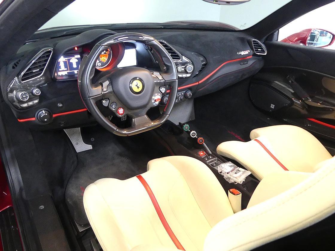 페라리 488 피스타 스파이더