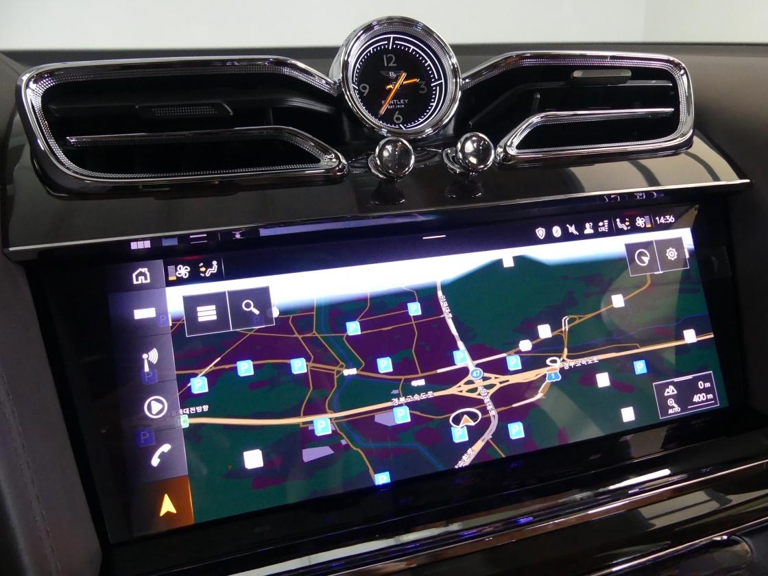 벤틀리 벤테이가 4.0 V8