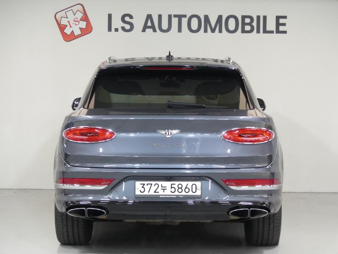 벤틀리 벤테이가 4.0 V8