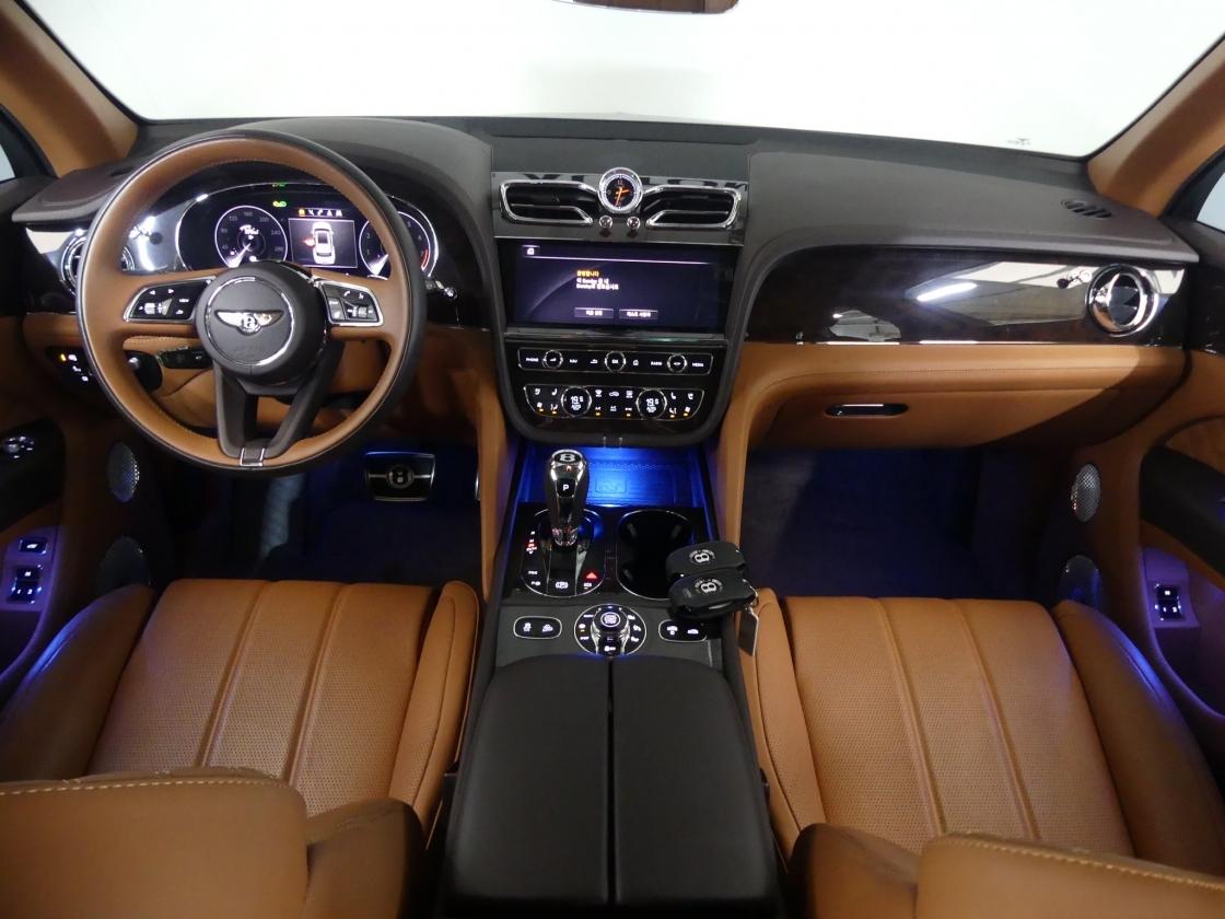 벤틀리 벤테이가 4.0 V8