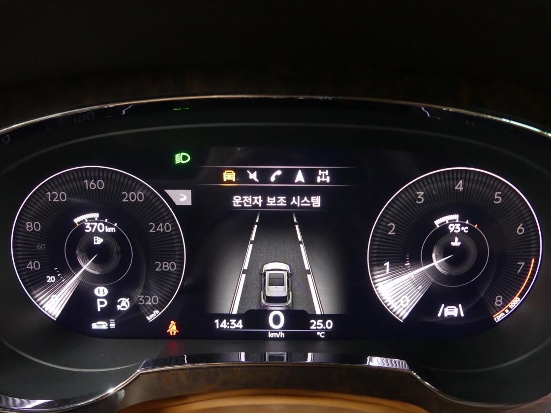 벤틀리 벤테이가 4.0 V8