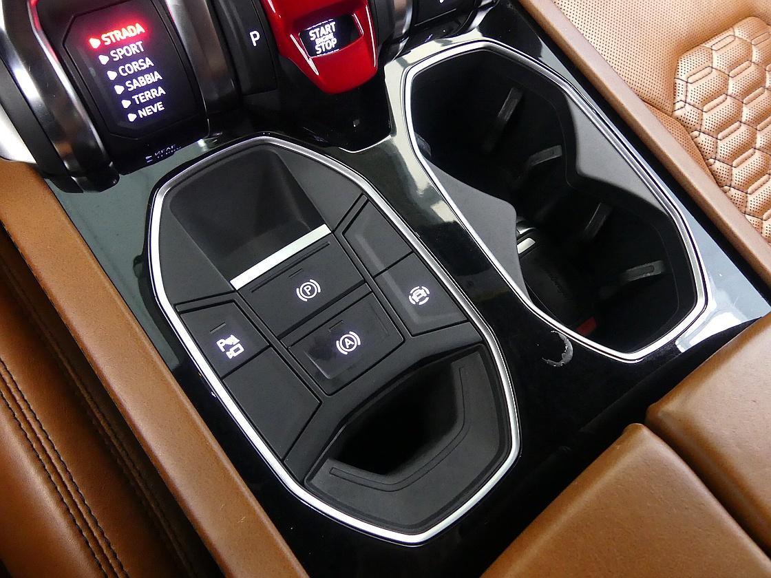 람보르기니 우루스 4.0 V8