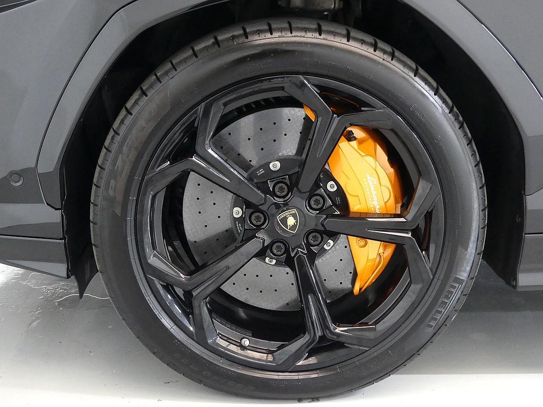 람보르기니 우루스 4.0 V8