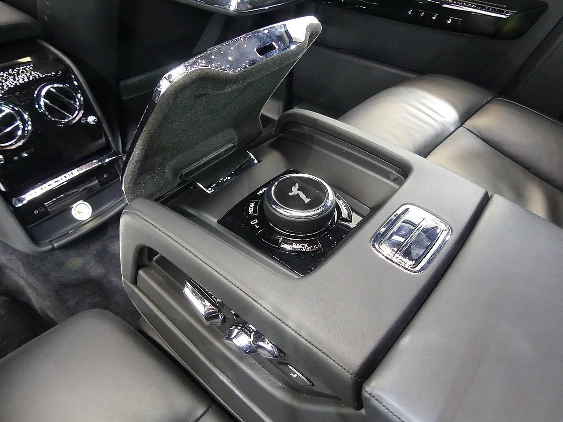 롤스로이스 팬텀 8세대 6.7 V12