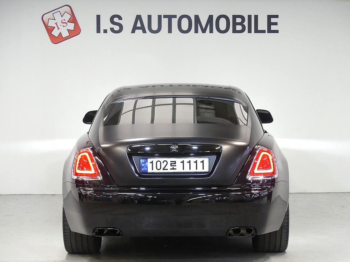 롤스로이스 레이스 6.6 V12 블랙 배지