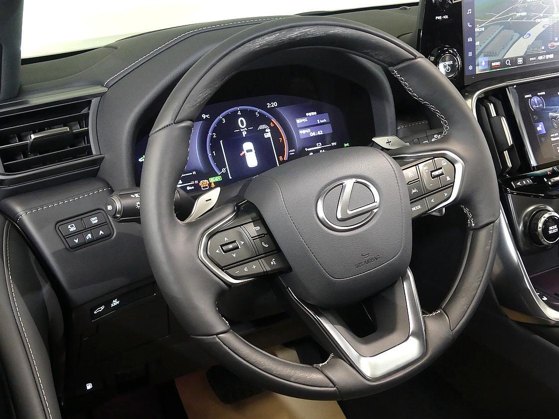 렉서스 LX 700h 오버트레일