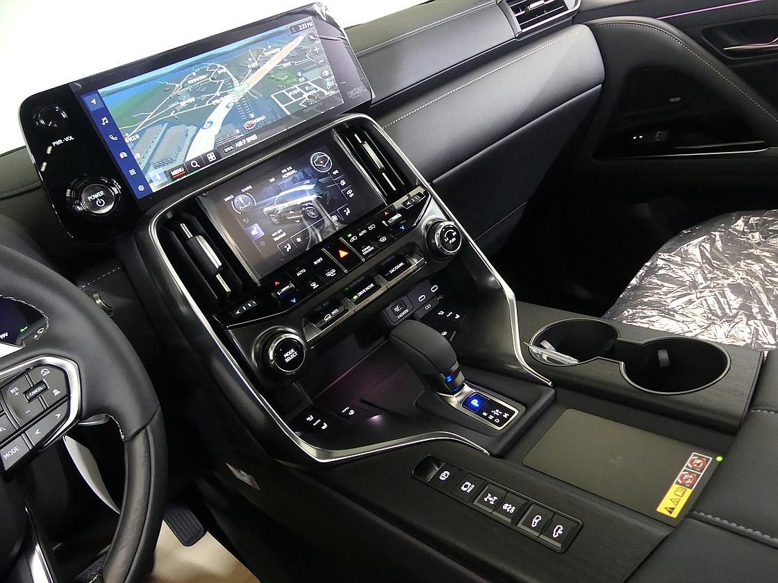 렉서스 LX 700h 오버트레일